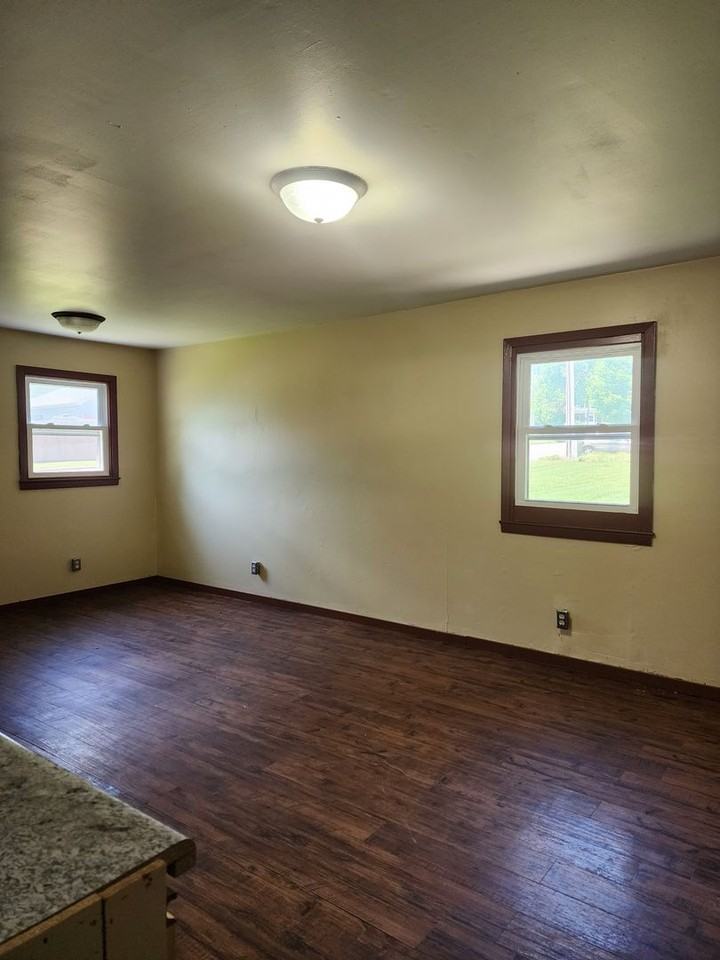 623 S Edmunds St - Photo 4 of 13