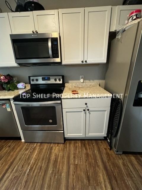 1233 E 12th St - Photo 2 of 7