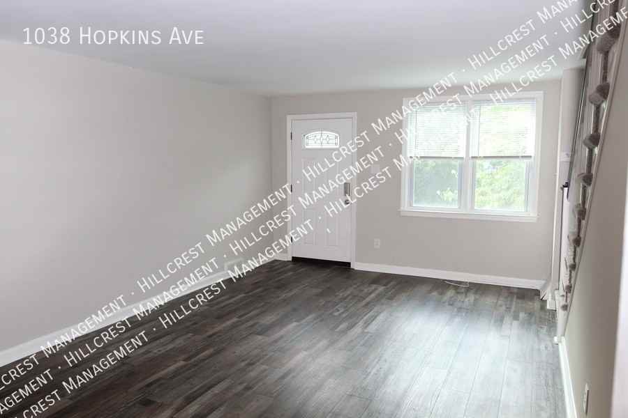 1038 Hopkins Ave - Photo 3 of 14