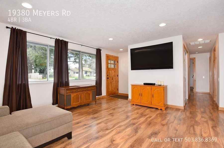 19380 Meyers Rd - Photo 3 of 26