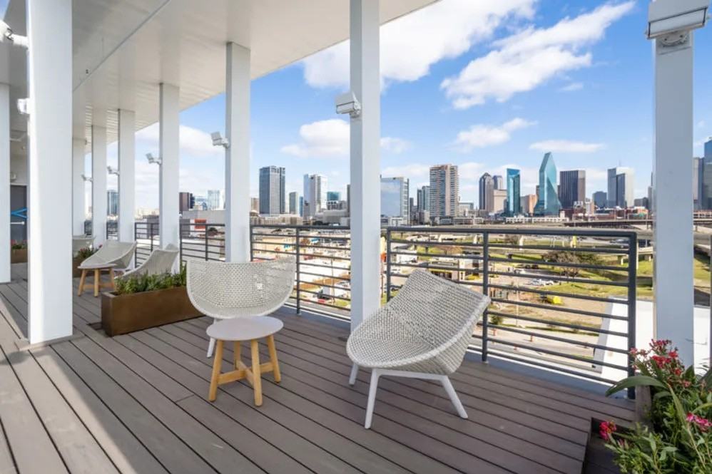 2925 Lucas Dr - Photo 6 of 28