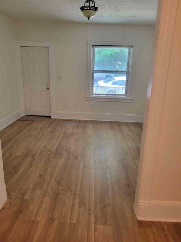 1341 Adams Ave - Photo 5 of 21