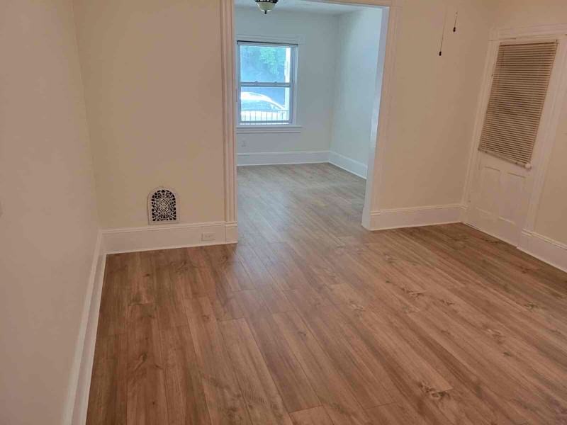 1341 Adams Ave - Photo 3 of 21