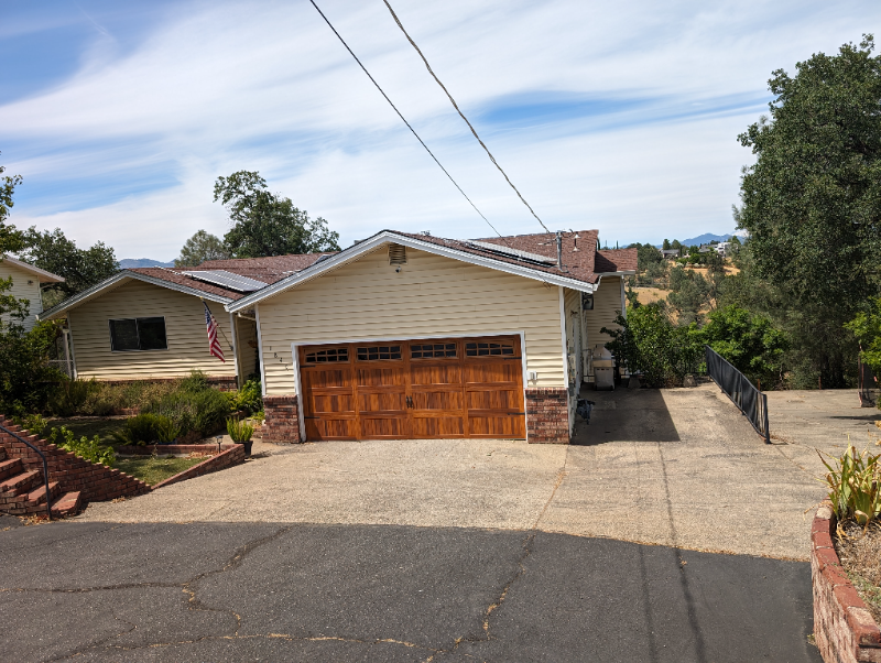 1840 Riviera Dr - Photo 2 of 20
