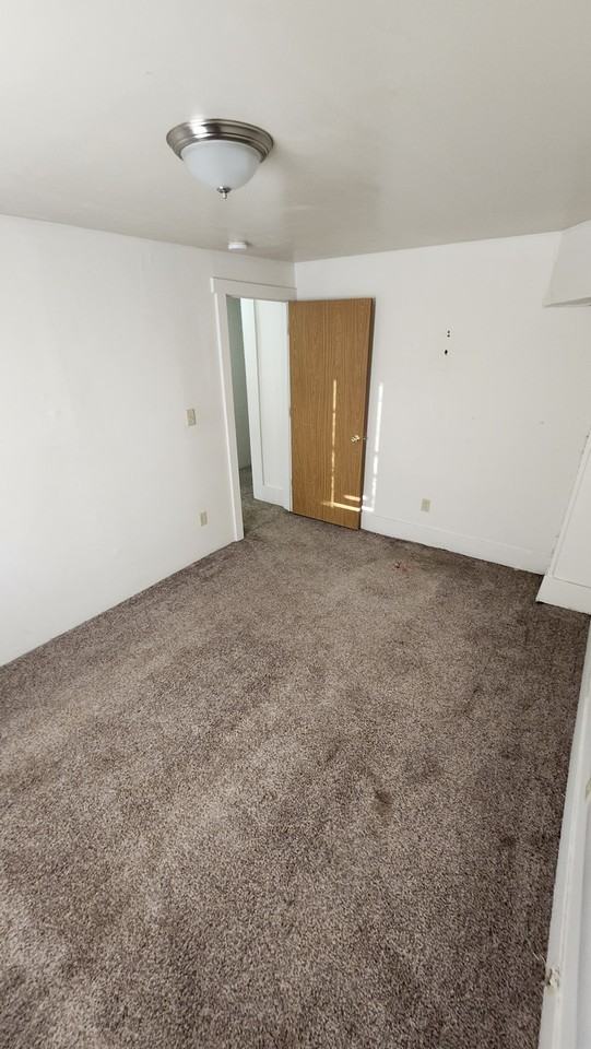 105 South Roosevelt Avenue, Unit Upper 105 - Photo 6 of 8