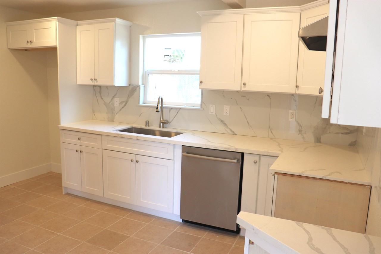 401 B St #1 - Photo 6 of 34