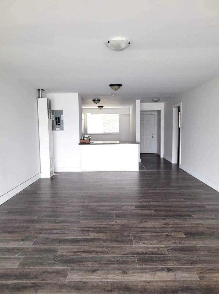 916 - 916 1st Avenue West - 916a #916A - Photo 2 of 5