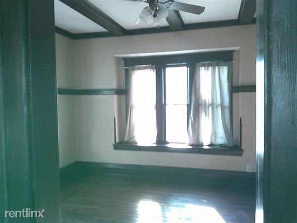 216 Old Orchard Pl - Photo 3 of 9