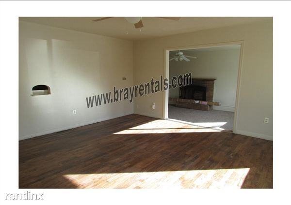 1340 Cedar Ave - Photo 2 of 5