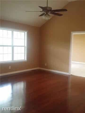 139 Kelsie Cir - Photo 3 of 11