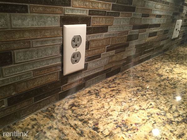 600 W Fern Ave - Photo 3 of 10