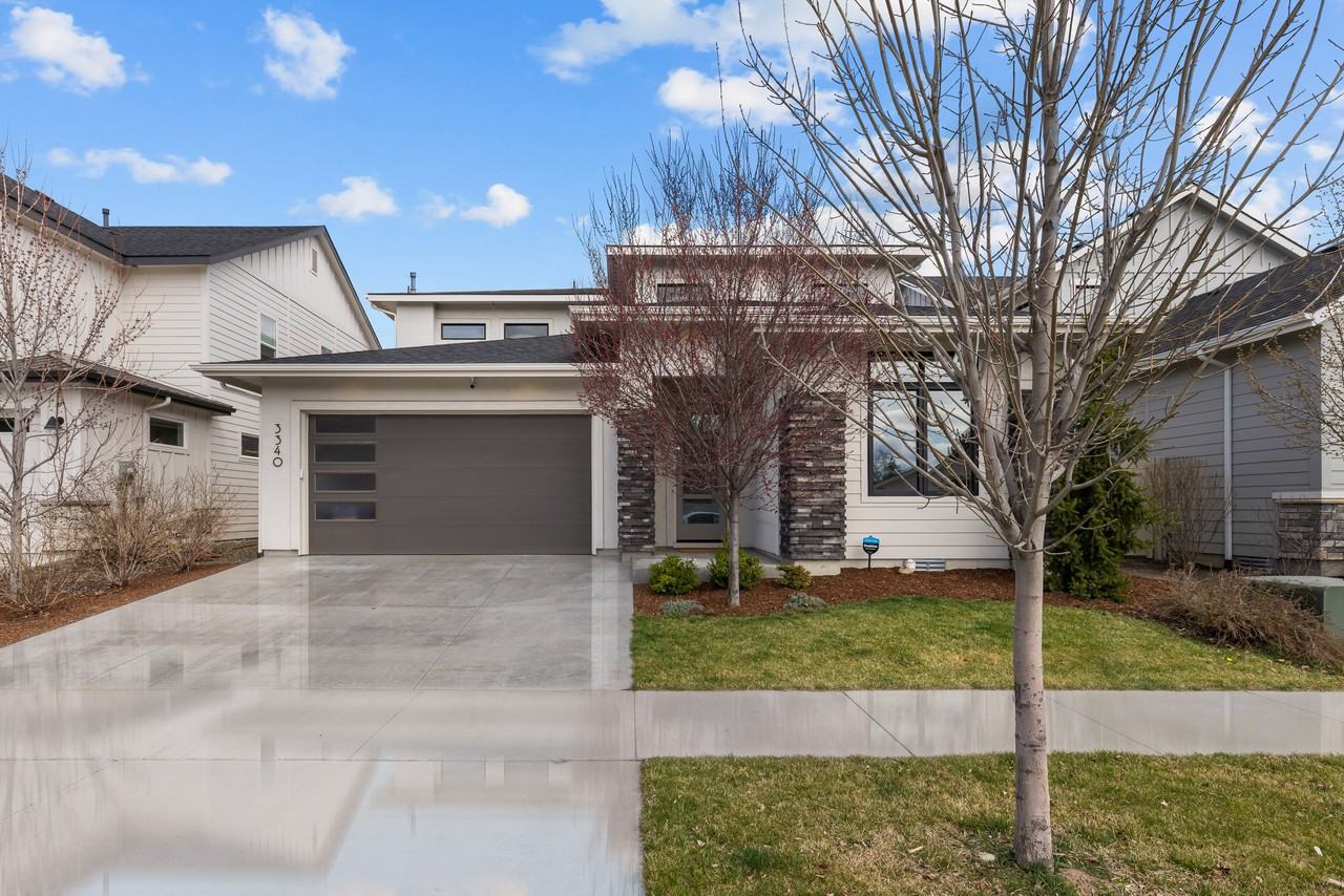 3340 W Lassen Dr #1 - Photo 2 of 46