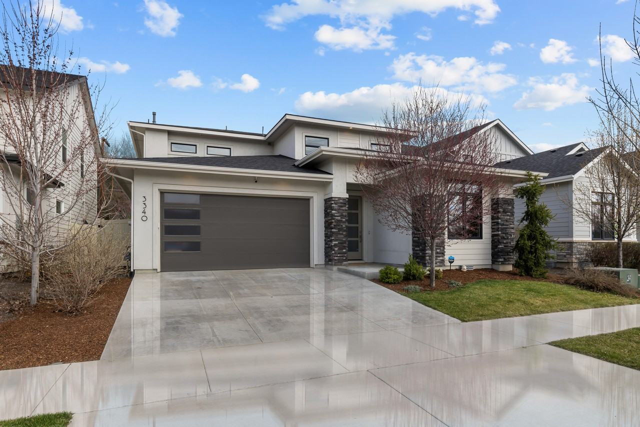 3340 W Lassen Dr #1 - Photo 3 of 46