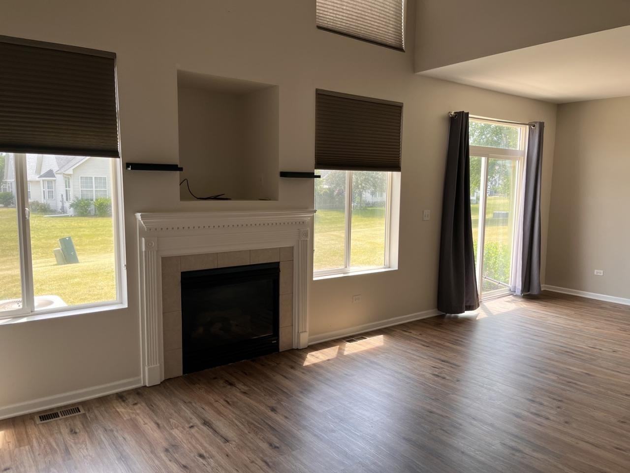 1715 Fieldstone Dr S - Photo 2 of 45
