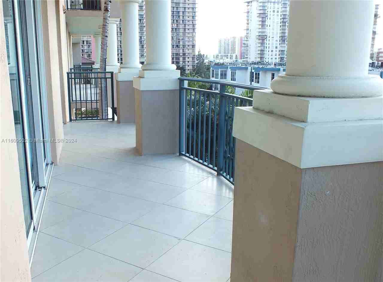 17555 Atlantic Blvd #606 - Photo 6 of 26