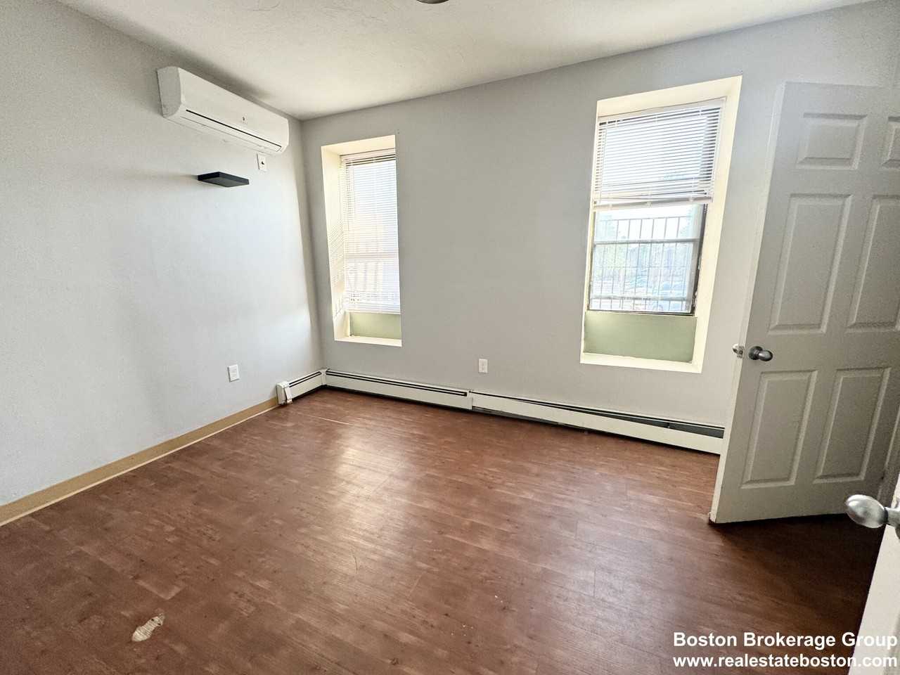 13 Ruggles St #1 - Photo 5 of 8