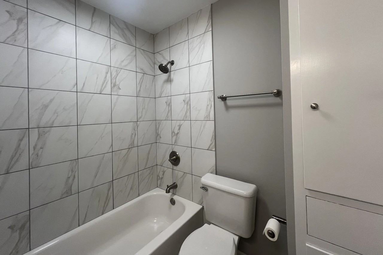 2618 Ektom Dr - Photo 3 of 26