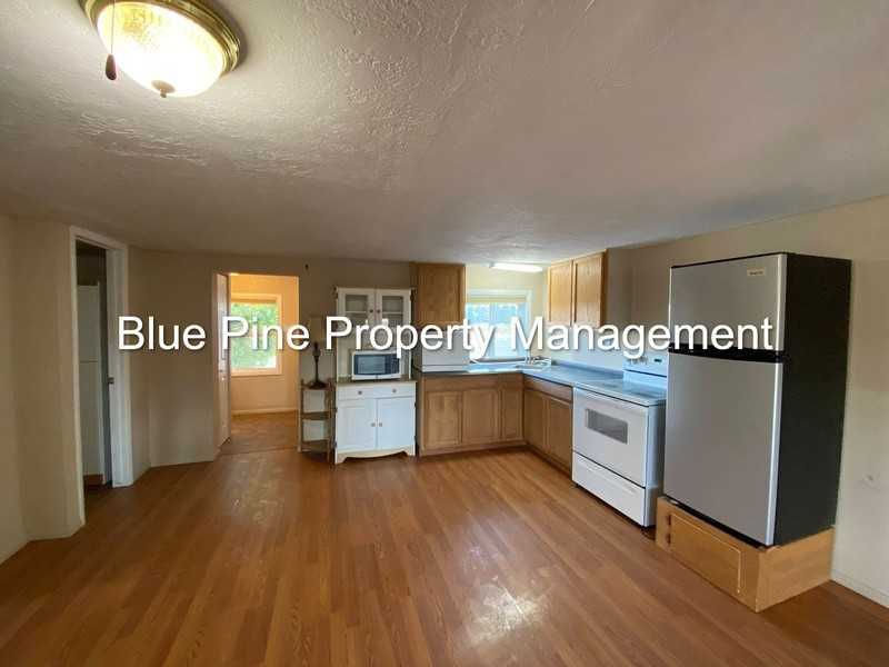 8478 S 1st E - Photo 2 of 12