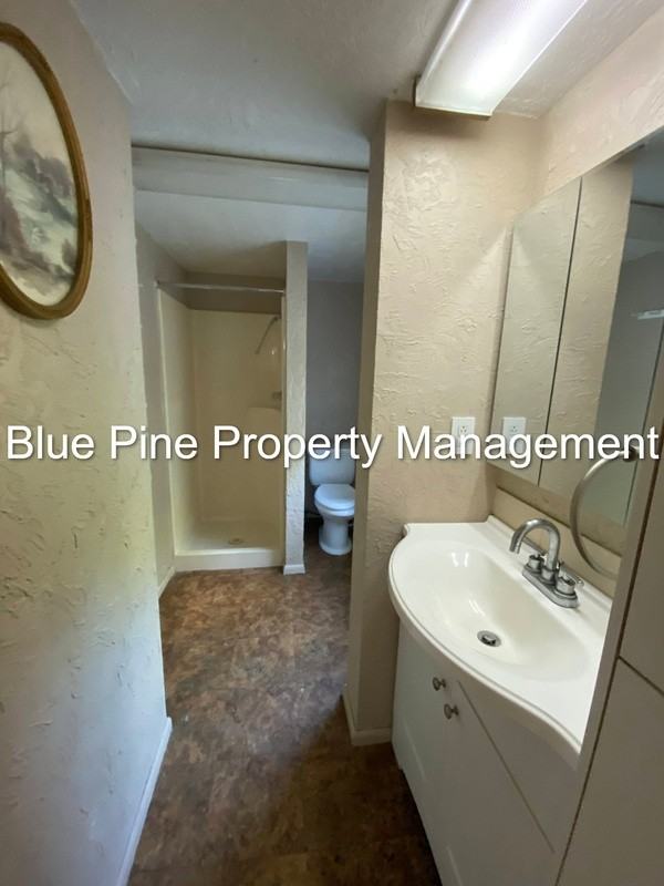 8478 S 1st E - Photo 5 of 12