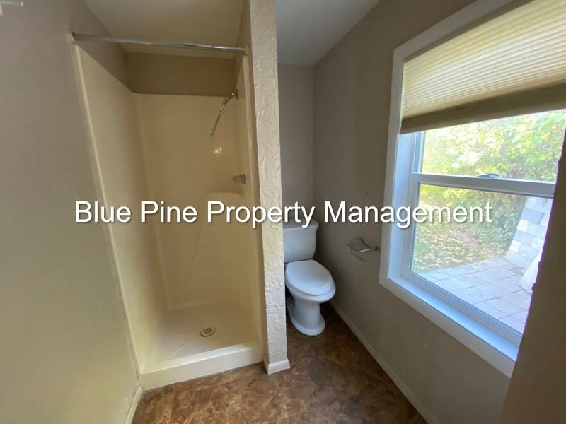 8478 S 1st E - Photo 6 of 12