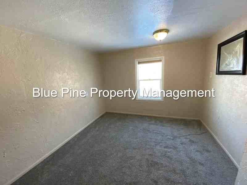 8478 S 1st E - Photo 7 of 12