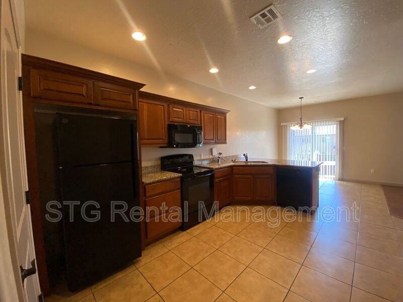 290 Buena Vista Blvd #40 - Photo 3 of 29
