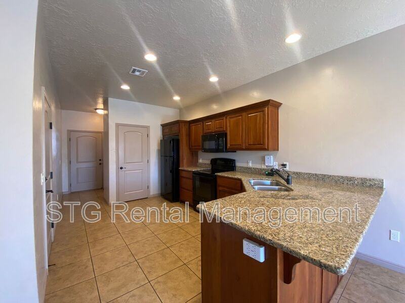 290 Buena Vista Blvd #40 - Photo 4 of 29