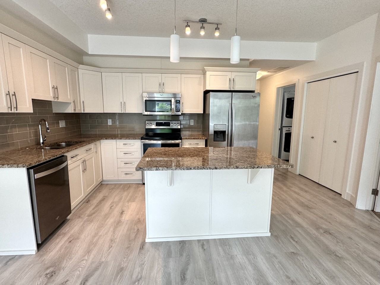 100 Festival Way - Photo 2 of 28