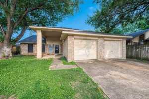 featured image of 11203 Pender Ln