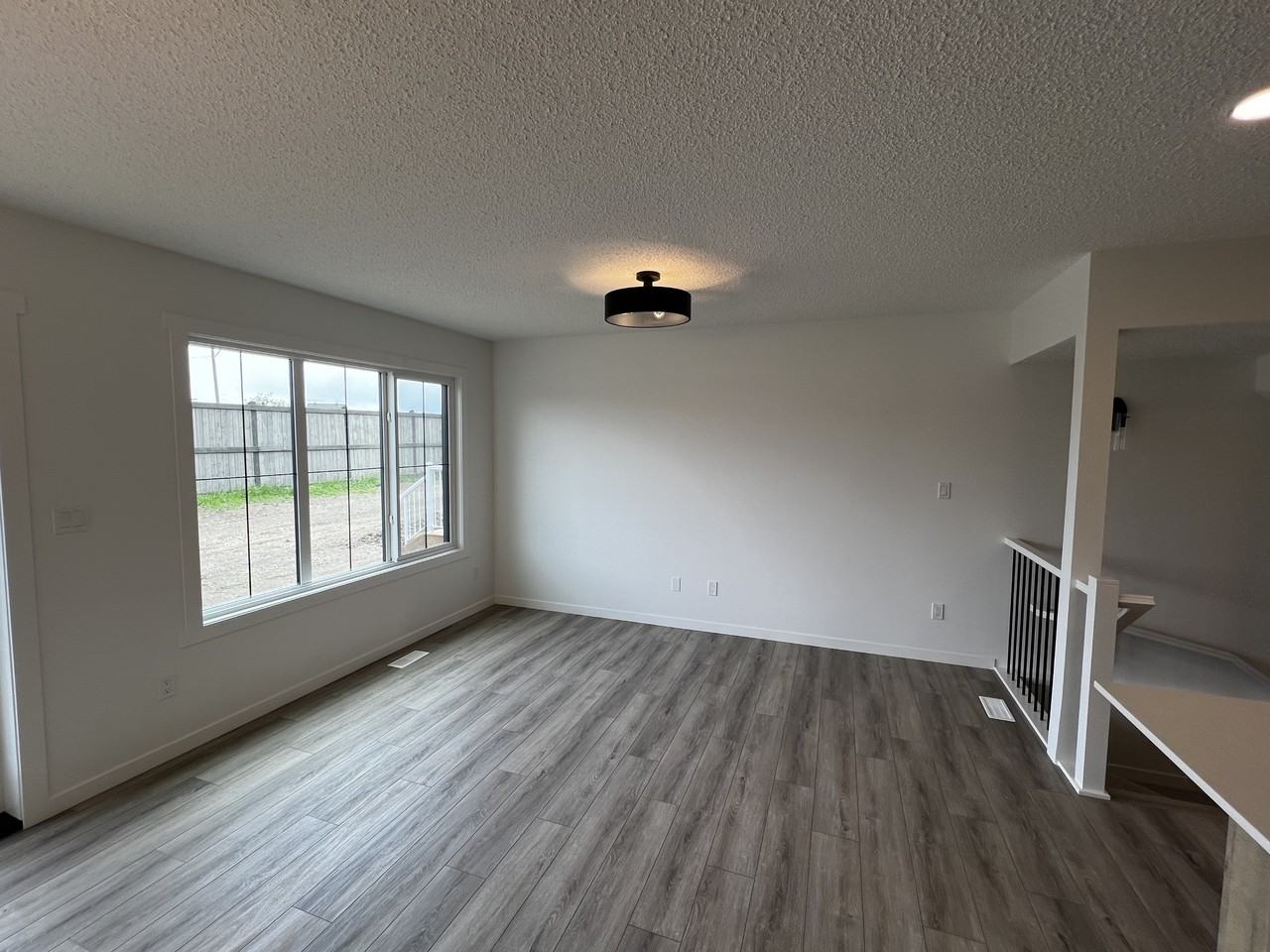 600 172 St Sw - Photo 3 of 19