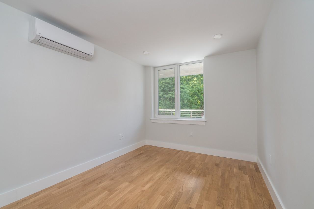 337 Harvard St #J3 - Photo 2 of 18