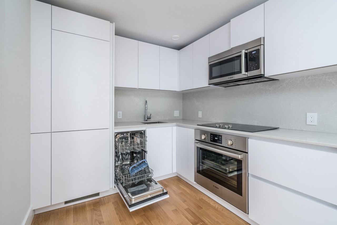 337 Harvard St #J3 - Photo 6 of 18
