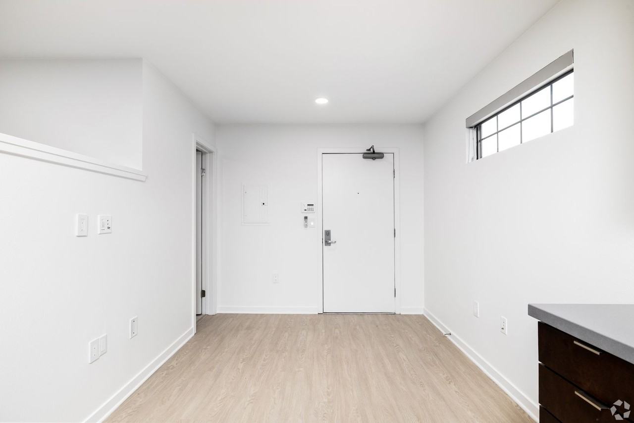 Luxe East - Photo 7 of 12