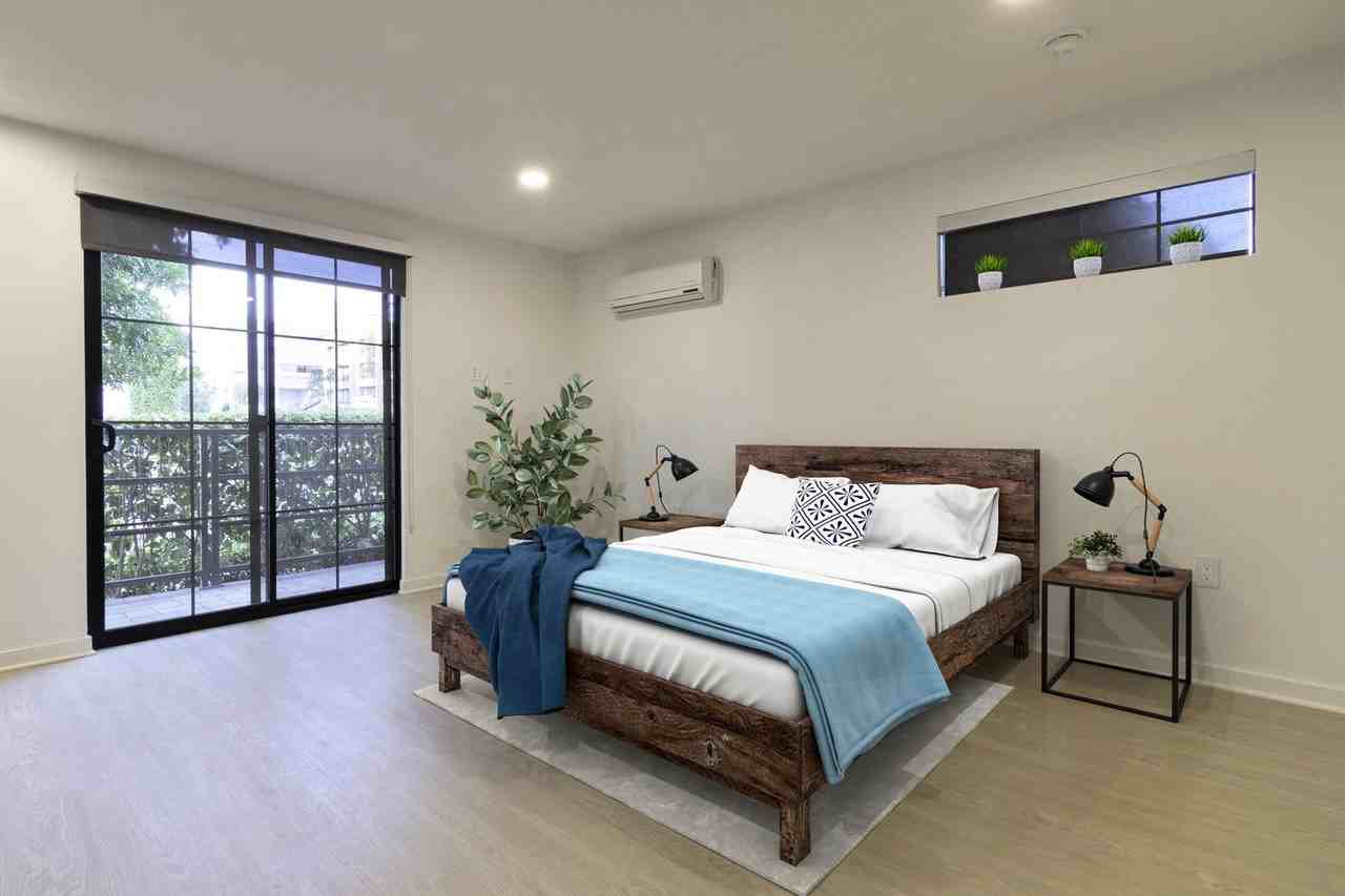 Luxe East - Photo 6 of 6