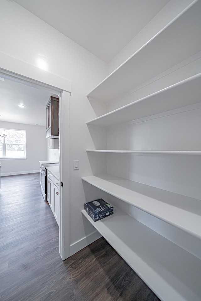 Huntshire Avenue 3 End - 2971 #2971 - Photo 3 of 12