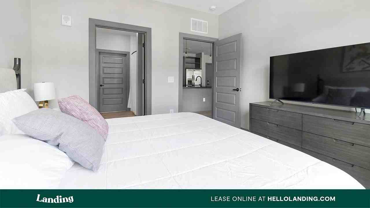 14041 Hyatt Rd - Photo 4 of 50