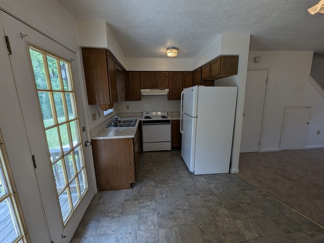 Duncansville Townhouse - Photo 3 of 13