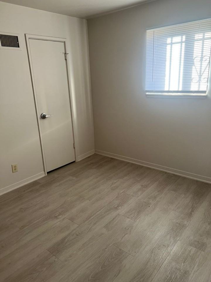 Park Gate Apartments - Photo 6 of 26