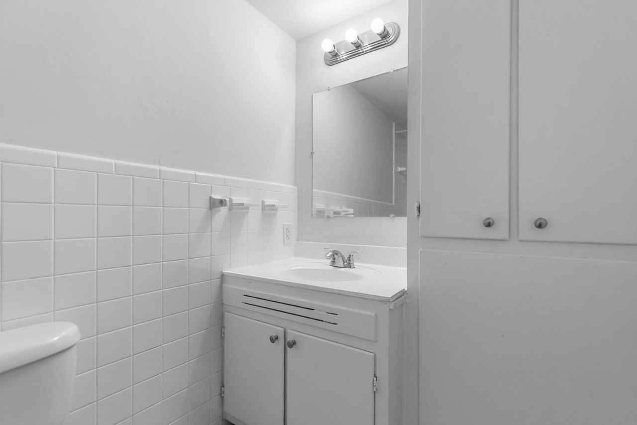 Fox Hall - Photo 4 of 50