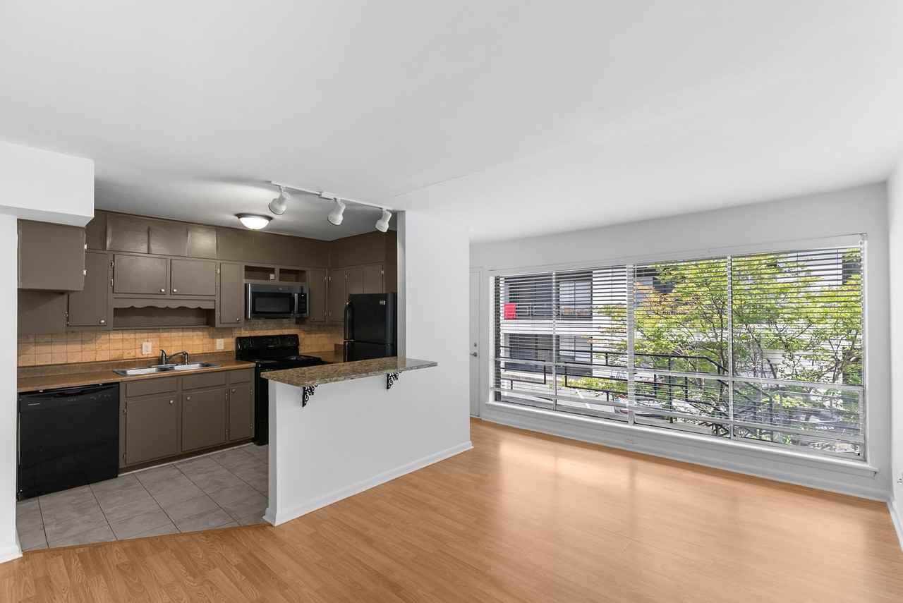 Fox Hall - Photo 7 of 50