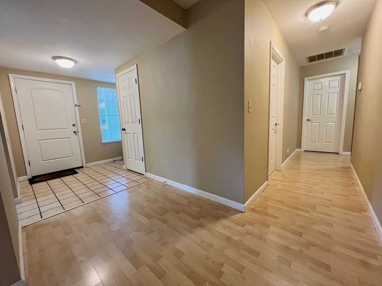 1543 Gilbert Ln - Photo 6 of 13
