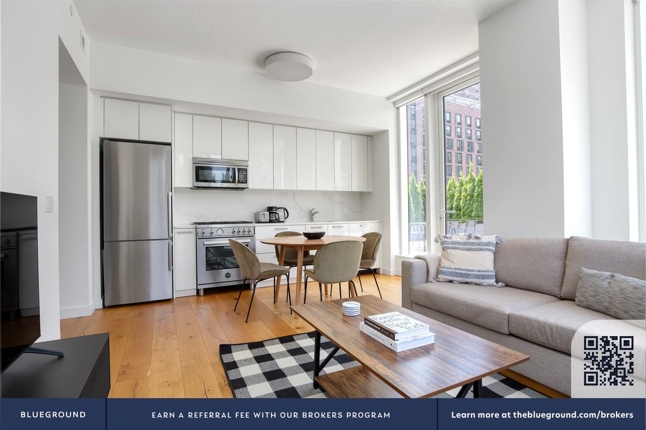 180 Broome Street - Photo 4 of 26