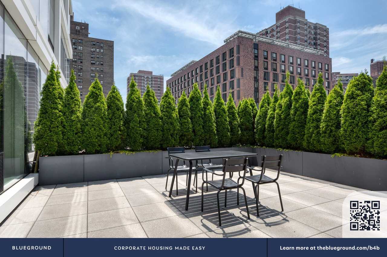 180 Broome Street - Photo 5 of 26