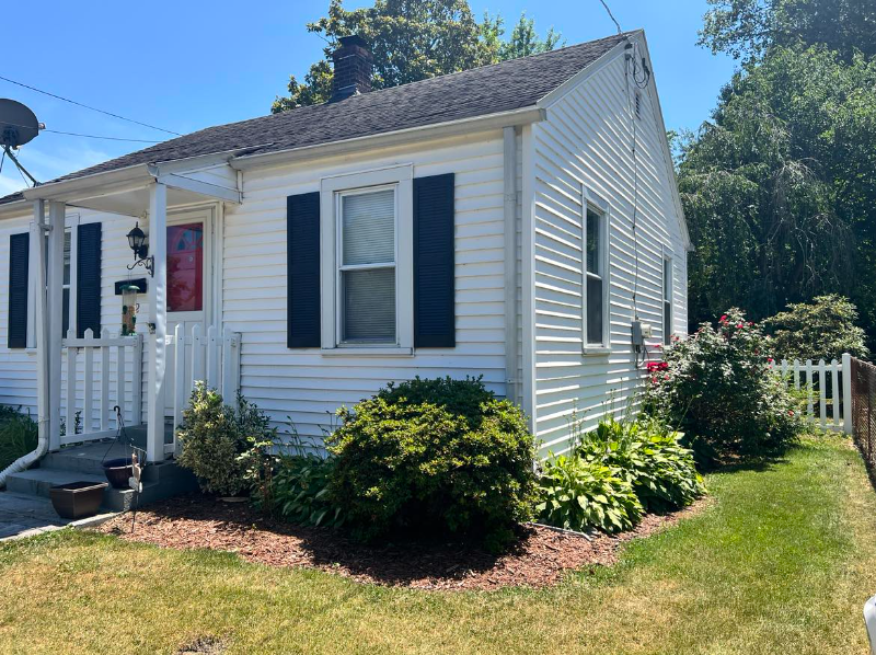 212 Willow Ave - Photo 2 of 14