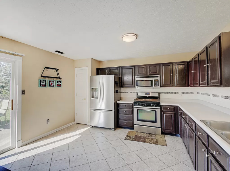 9884 Plantana Blvd - Photo 4 of 4