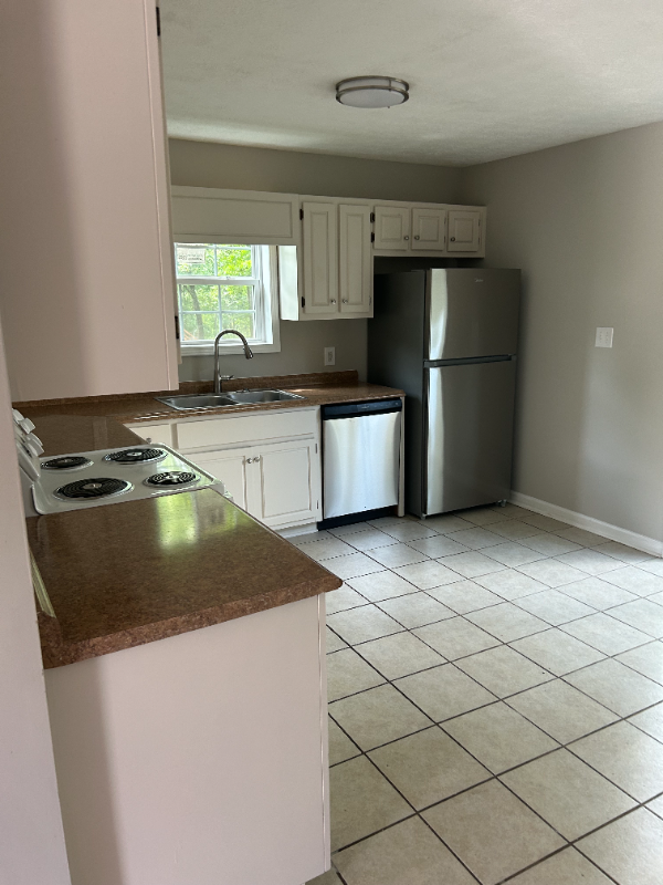 18 Fieldale Rd #18 - Photo 3 of 11