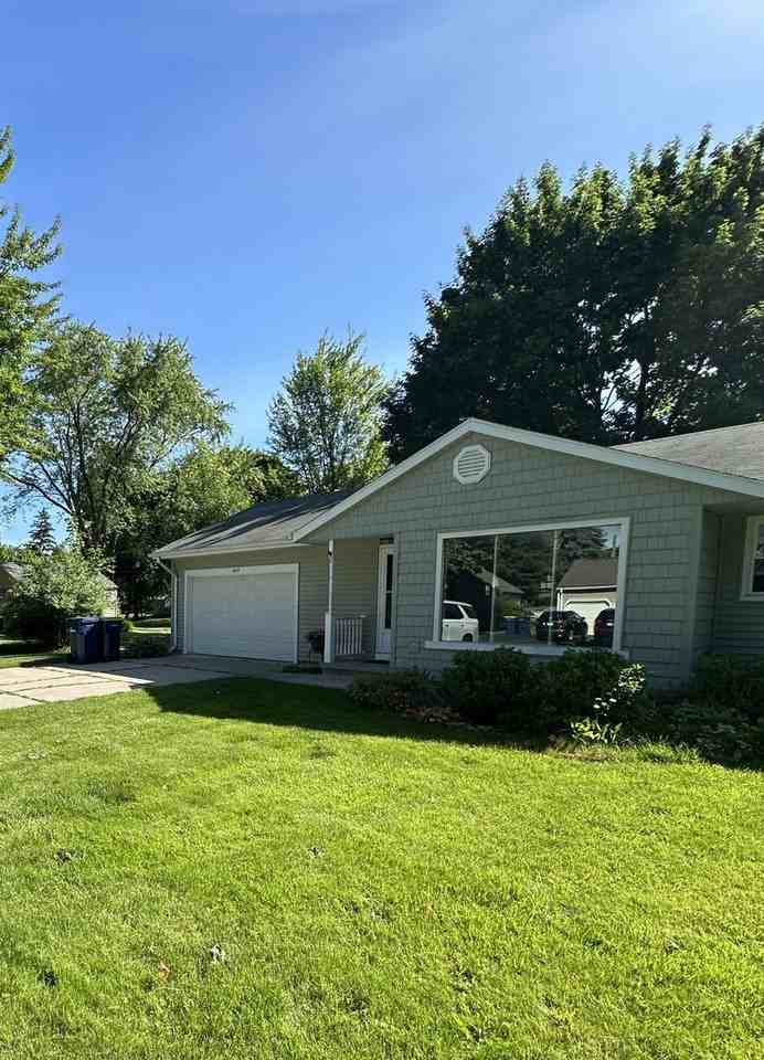 624 Eastwood Ave - Photo 3 of 19