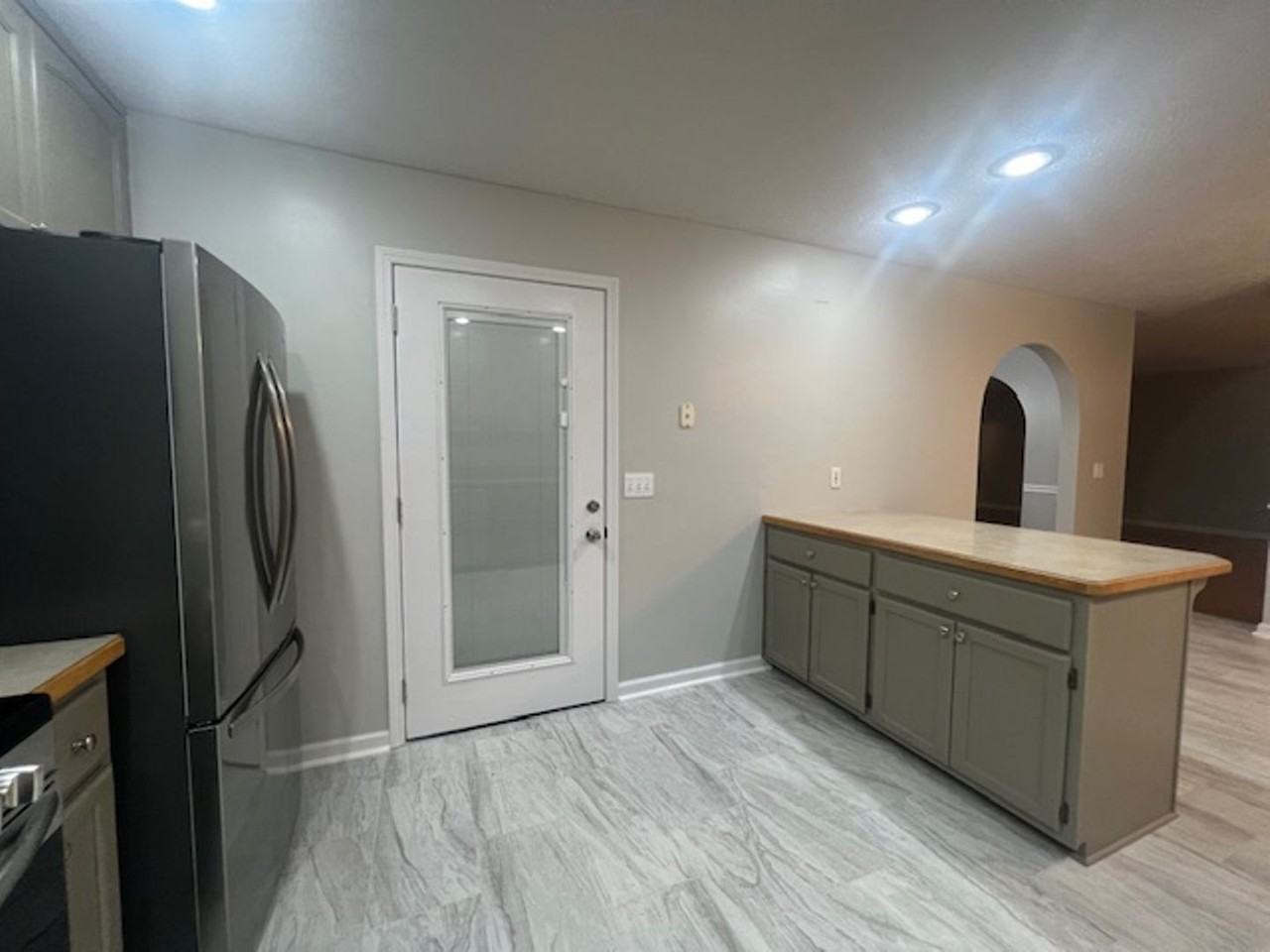 734 Southview Cir - Photo 4 of 22