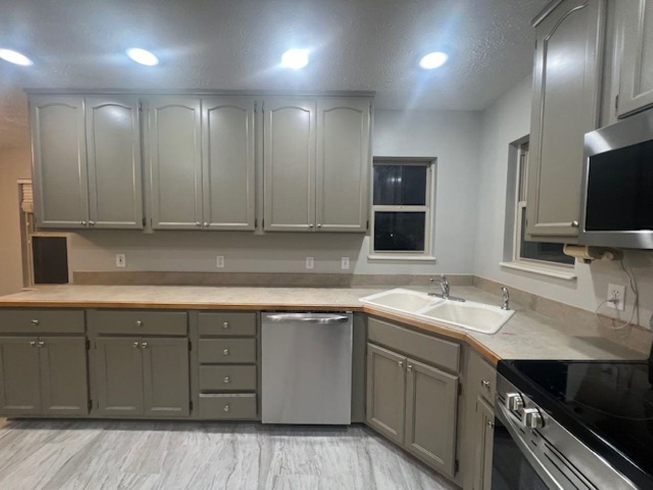 734 Southview Cir - Photo 5 of 22