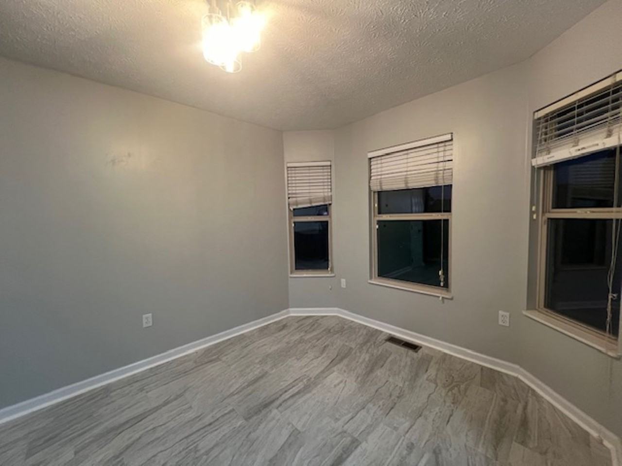 734 Southview Cir - Photo 6 of 22